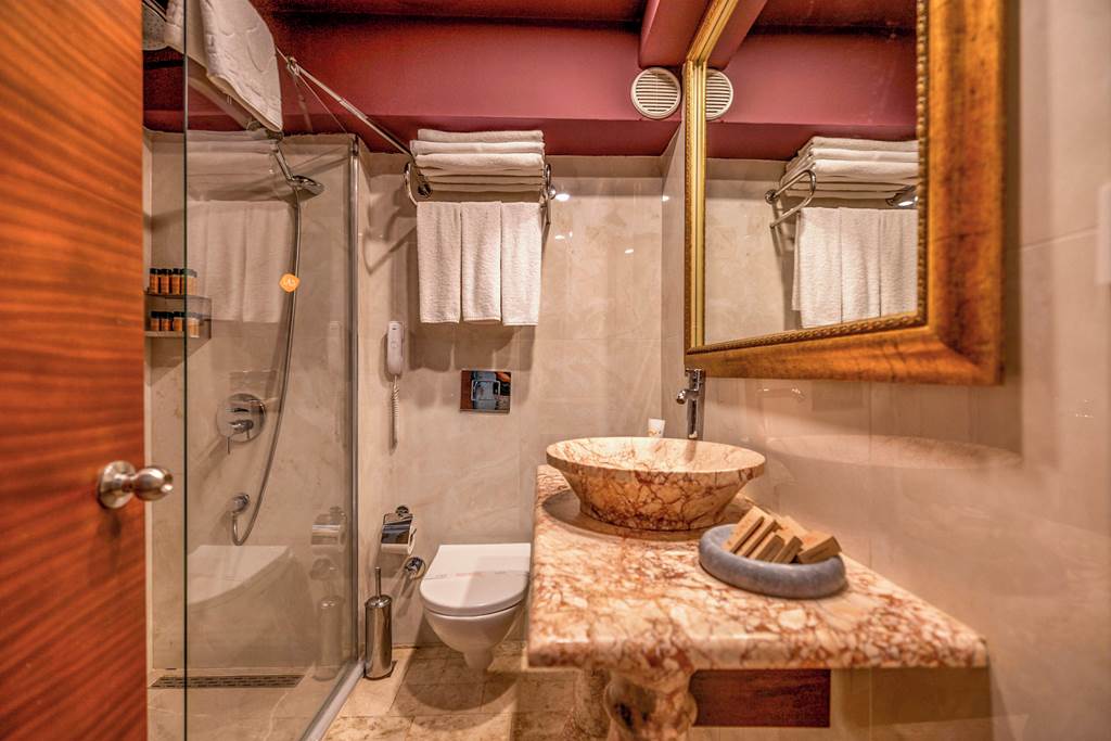 BJV_86711_Laur_Hotel_1024_07.jpg
