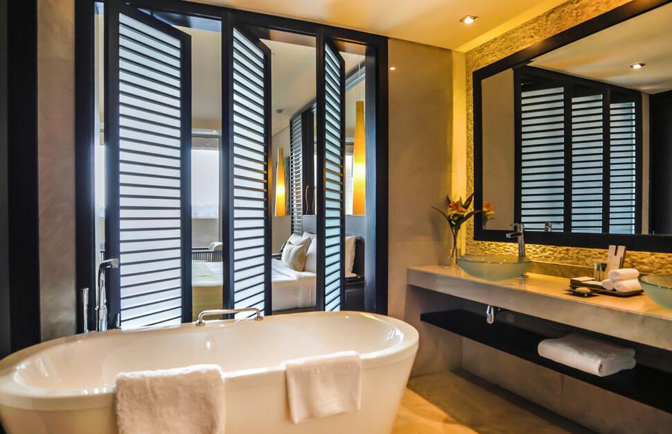 Rixos-The-Palm-Dubai-Hotel-and-Suites-2.jpg