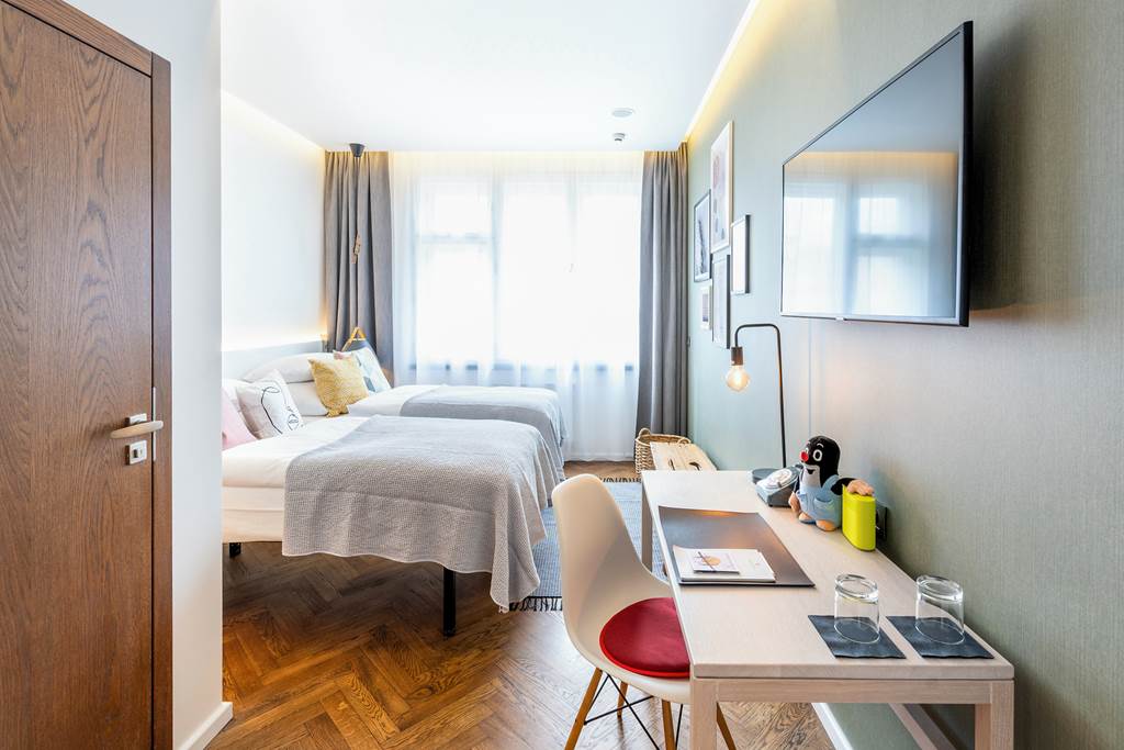 PRG_88223_Mosaic_House_Design_Hotel_0924_22.jpg