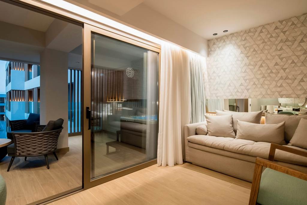 HER_83203_Akasha_Beach_Hotel_&_Spa_0822_02.jpg
