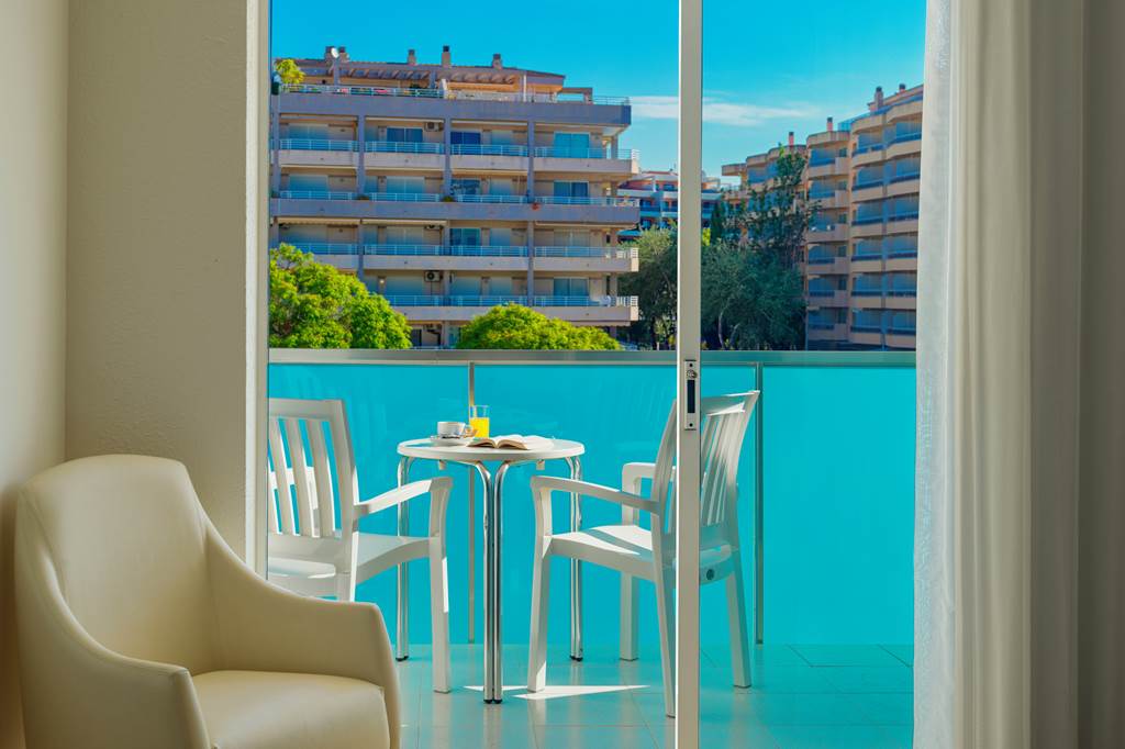 REU_2669_H10_Delfin_Hotel_0523_04.jpg
