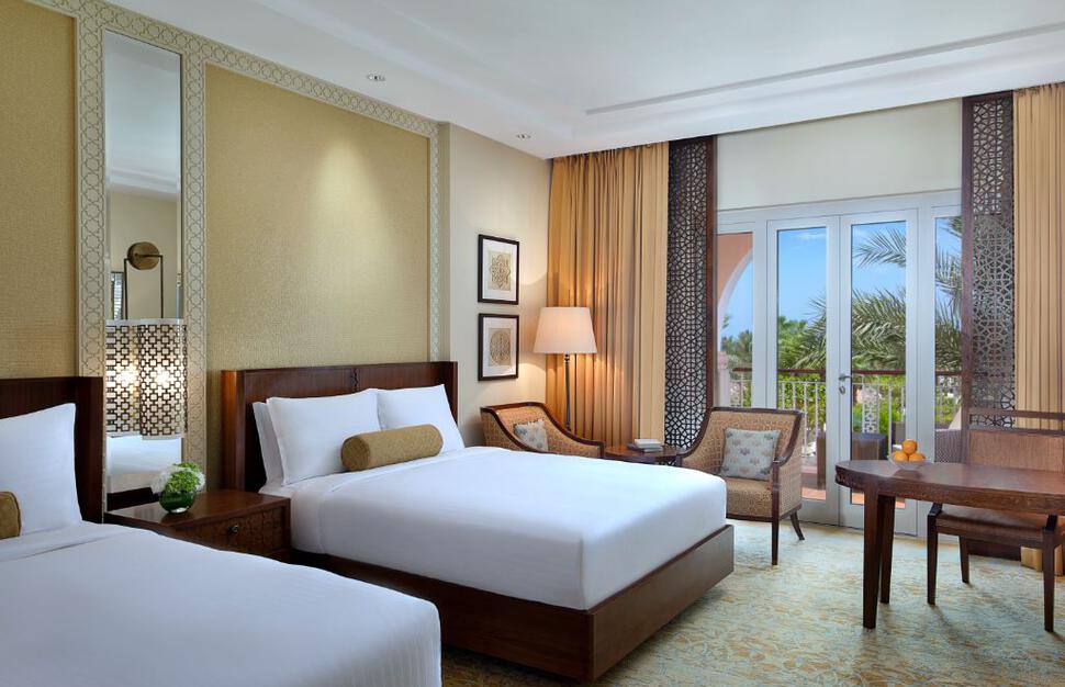 The-Ritz-Carlton-Dubai-20.jpg