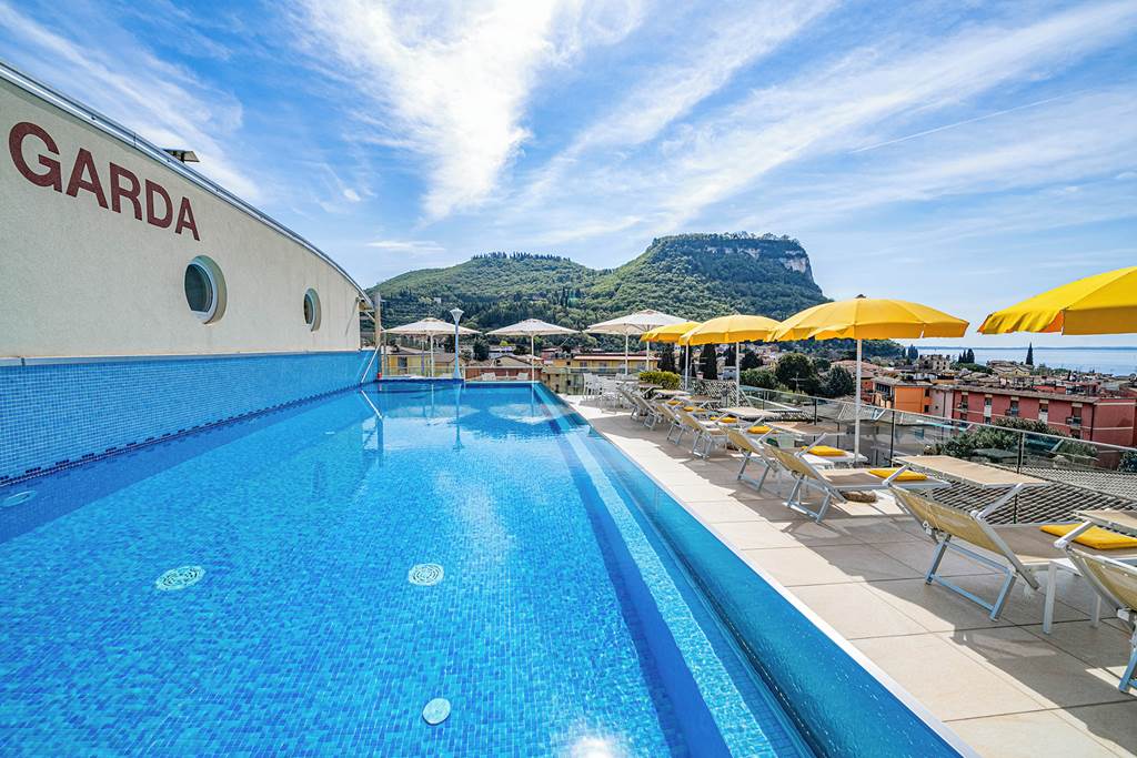 VRN_86943_Sky_Pool_Hotel_Sole_0524_09.jpg