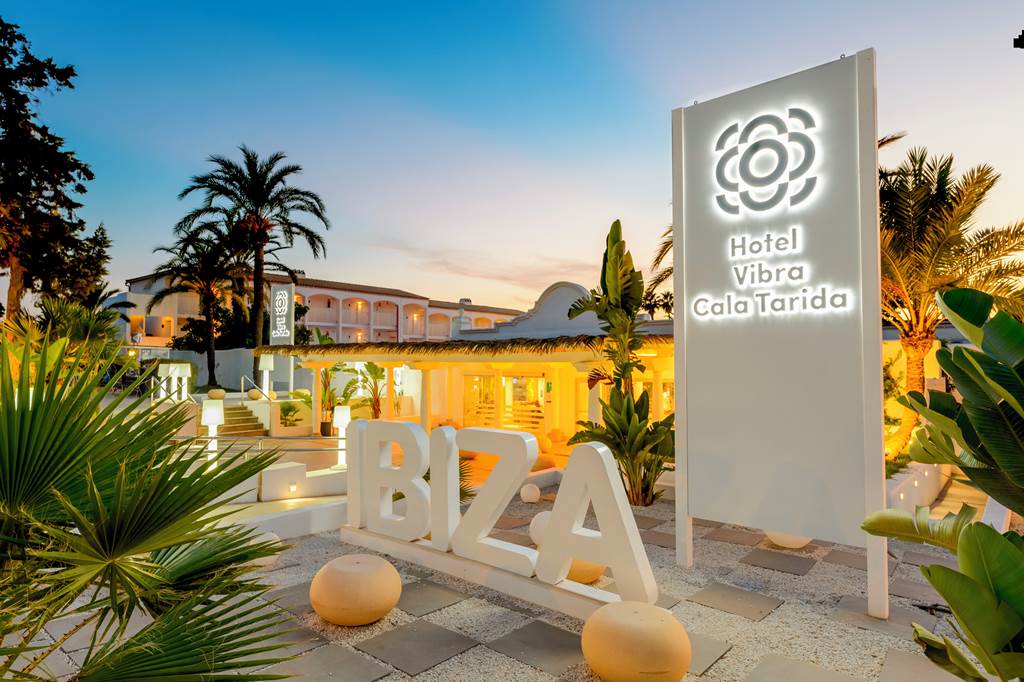 IBZ_75035_Hotel_Vibra_Cala_Tarida_1024_02.jpg