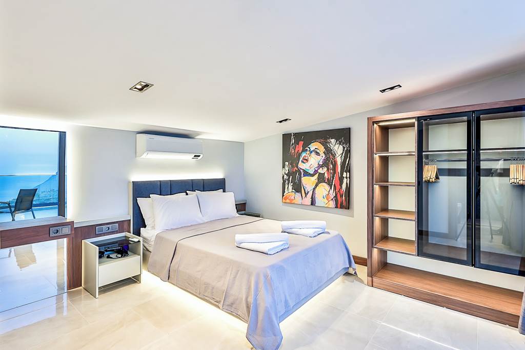 DLM_88668_Villa_Escala_Views_1224_01.jpg