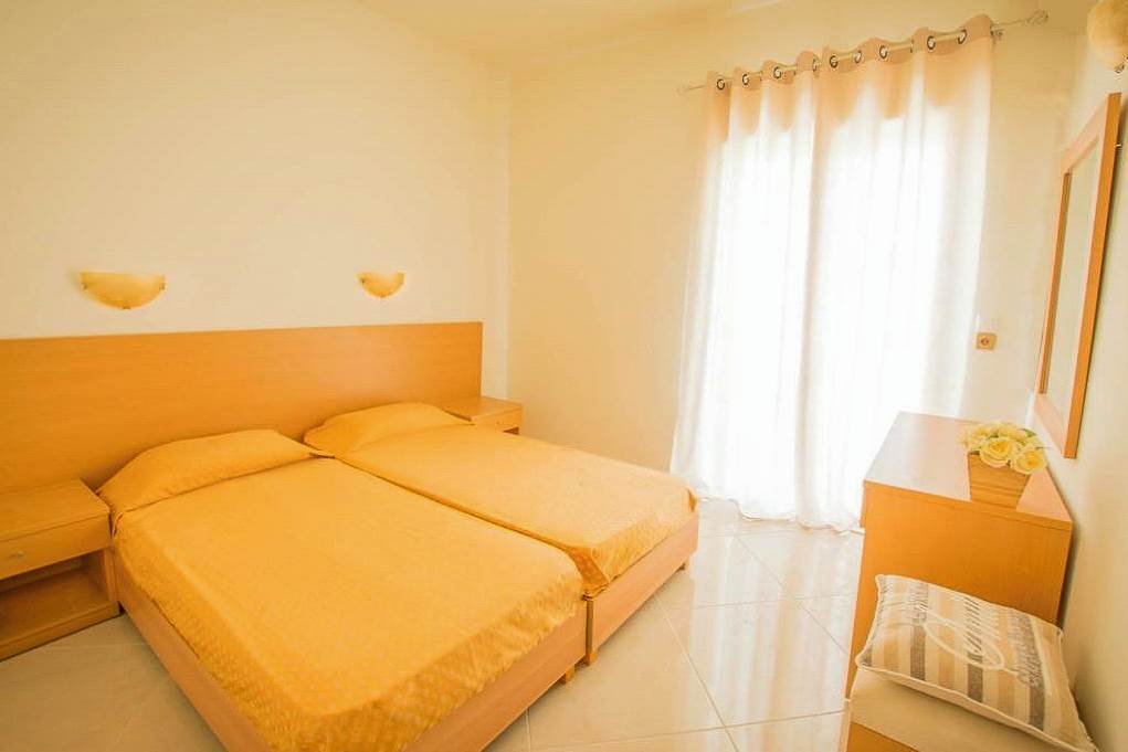HER_85984_Hotel_Frixos_&_Apartments_0923_01.jpg