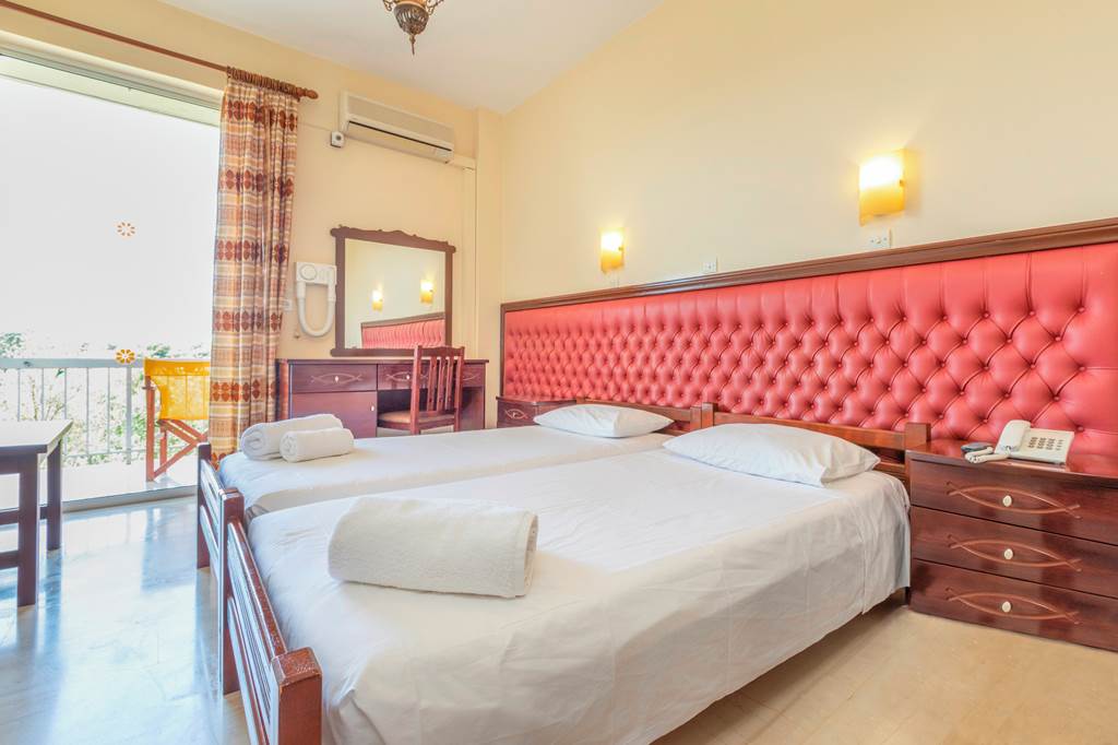EFL_73093_Lorenzo_Hotel_0619_07.jpg