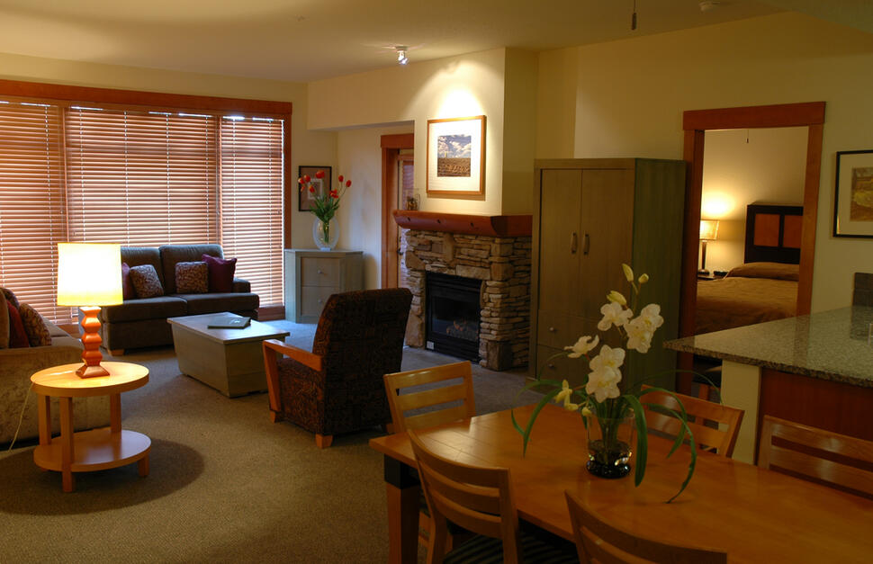 Village-Lodge-2.jpg