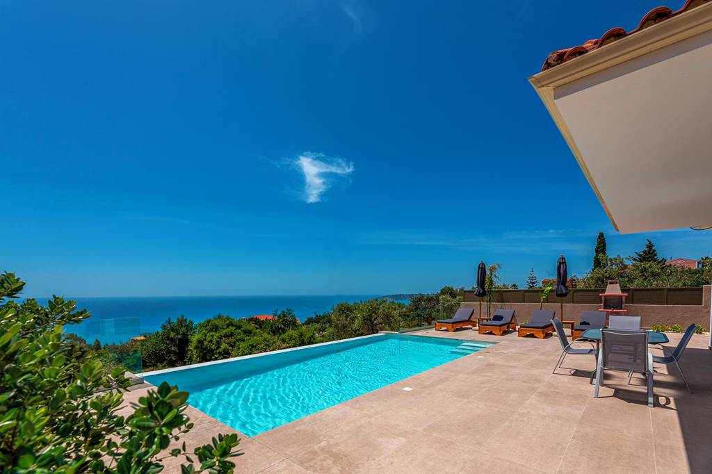EFL_86516_Villa_Lourdas_Sunshine_1123_05.jpg