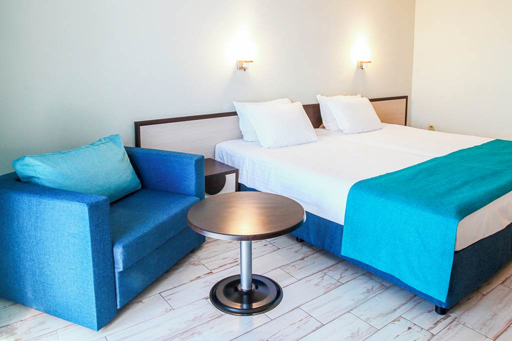 BOJ_81009_Meridian_Hotel_0819_12.jpg