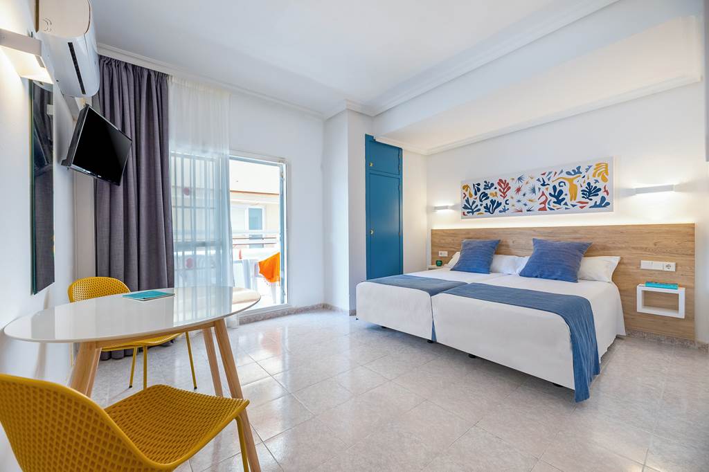 IBZ_74073_Aparthotel_Vibra_Lux_Mar_0623_03.jpg