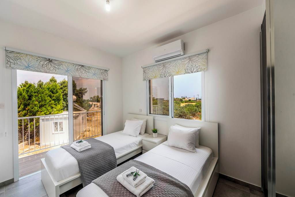 LCA_86632_Villa_Napa_Bay_View_8_1223_10.jpg