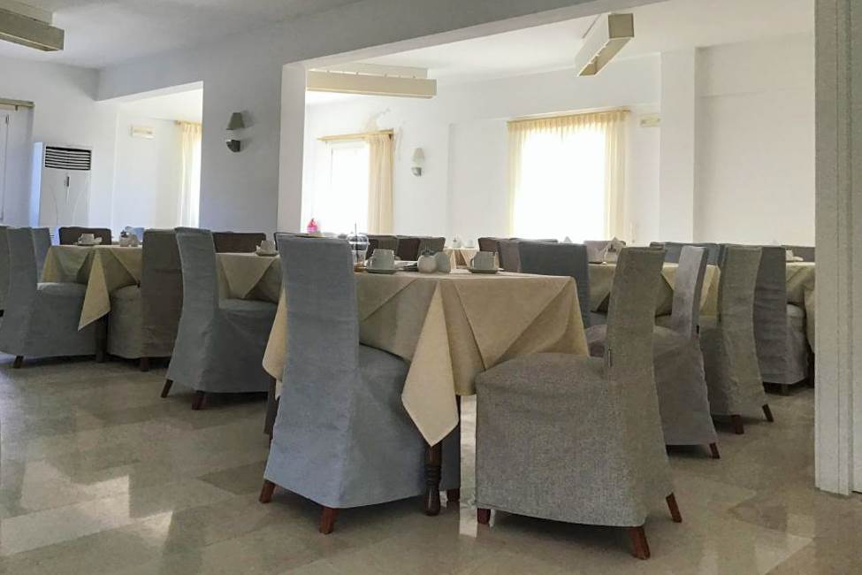 JTR_83980_Thera_Mare_Resort_1122_01.jpg