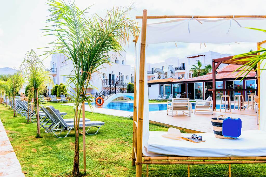 HER_83090_Yiannis_Manos_Hotel_Resort_0621_26.jpg