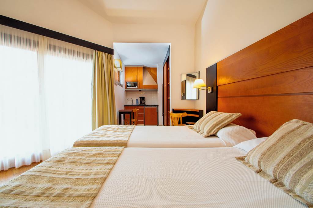 LPA_88883_HL_Miraflor_Suites_0125_05.jpg