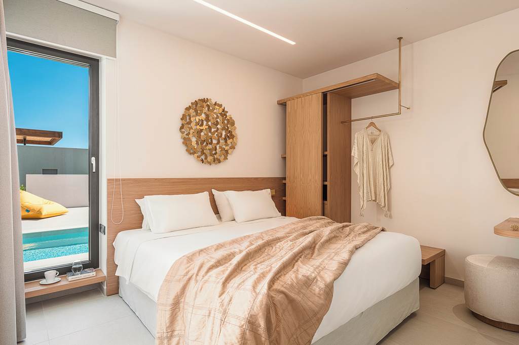 CHQ_87927_Villa_Iocaste_0824_05.jpg