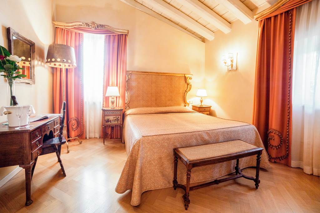 VRN_73717_Relais_Fra_Lorenzo_1022_01.jpg