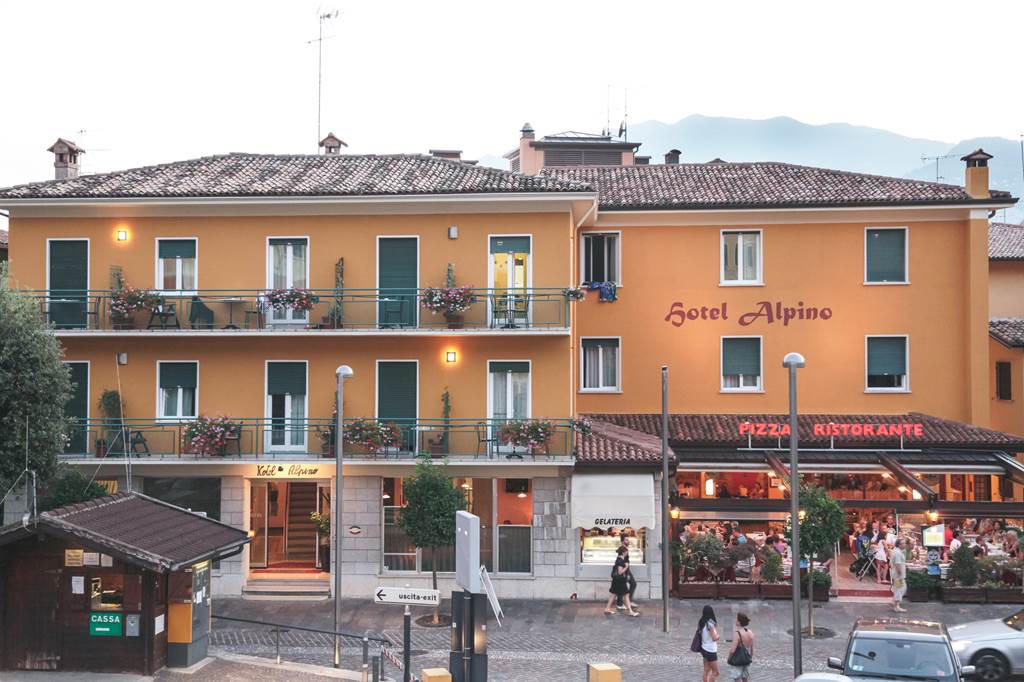 VRN_74894_Hotel_Alpino_0217_03.jpg