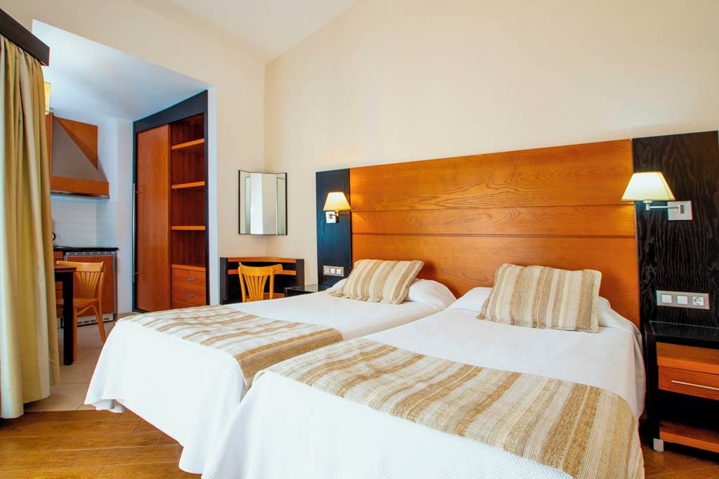LPA_88883_HL_Miraflor_Suites_0125_19.jpg