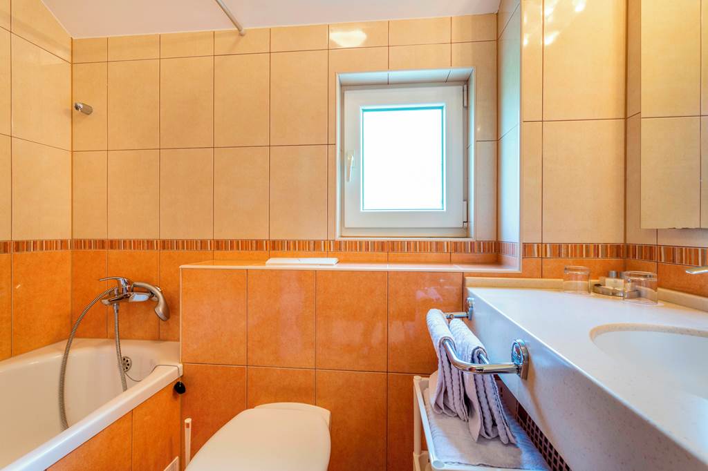 SPU_68974_Ivana_Apartments_1019_14.jpg