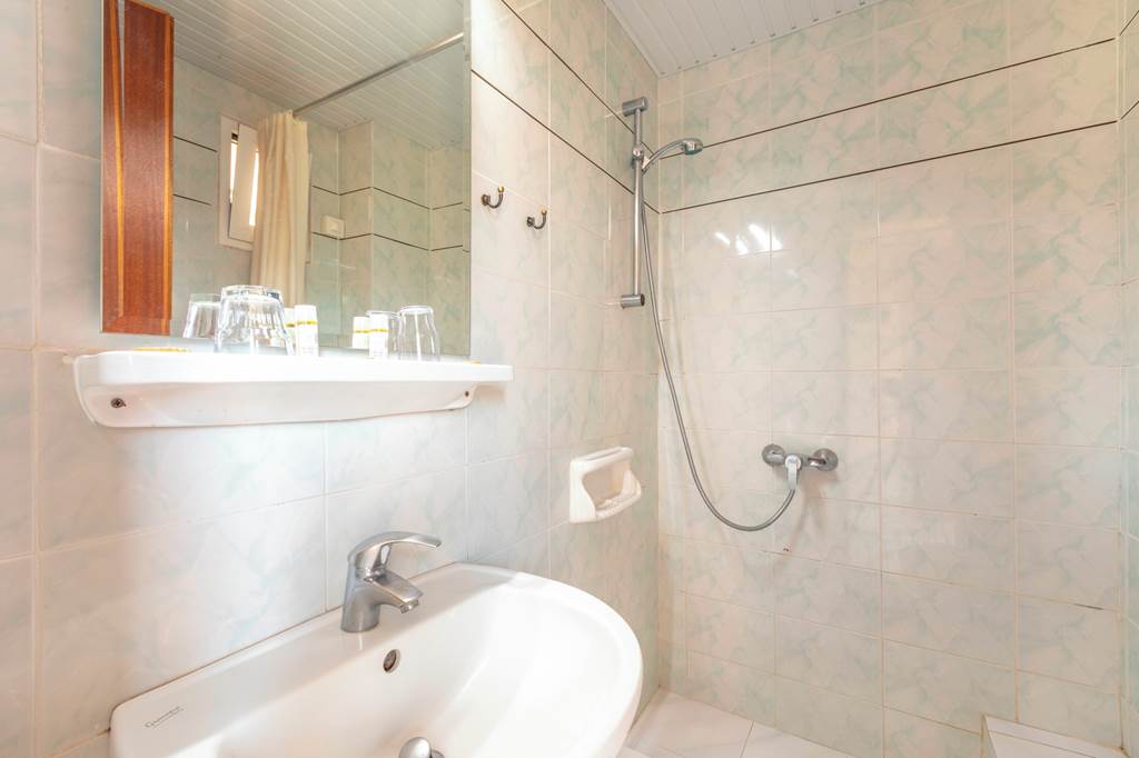 EFL_73093_Lorenzo_Hotel_0619_03.jpg