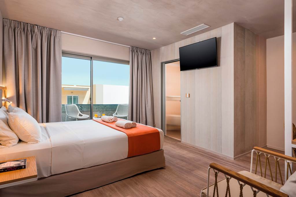 CHQ_88703_Corissia_Beach_Hotel_1224_02.jpg
