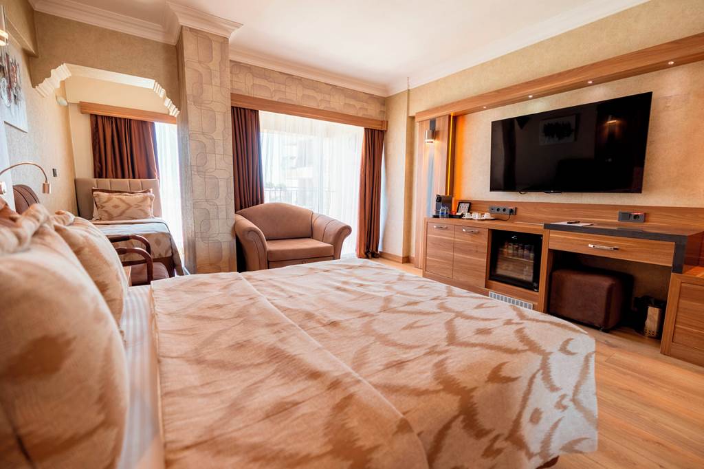 BJV_86711_Laur_Hotel_1024_04.jpg