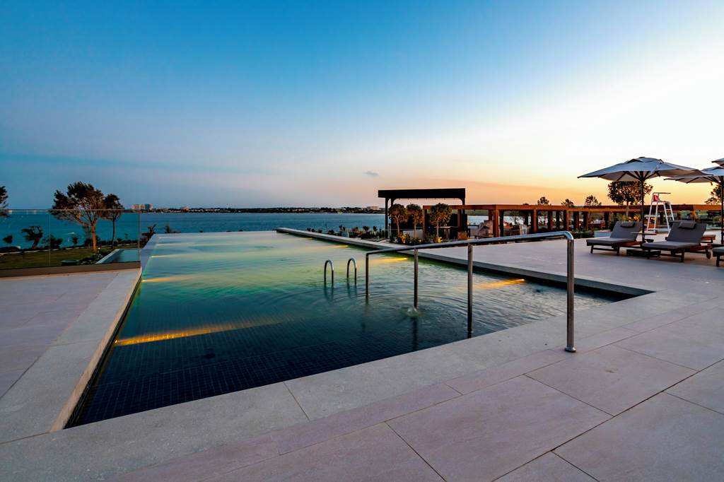 BJV_85636_Anda_Barut_Collection_0524_22.jpg