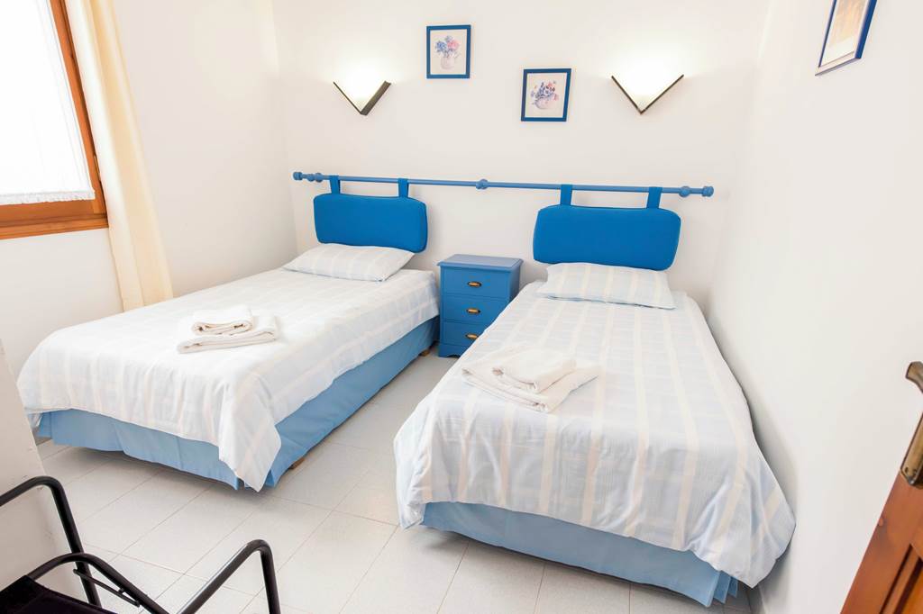 MAH_81730_Villa_Isa_1219_02.jpg