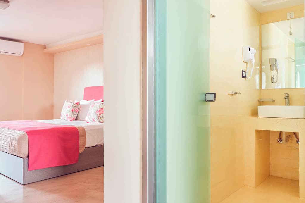 ZTH_82622_Koukounaria_Hotel_and_Suites_0223_08.jpg