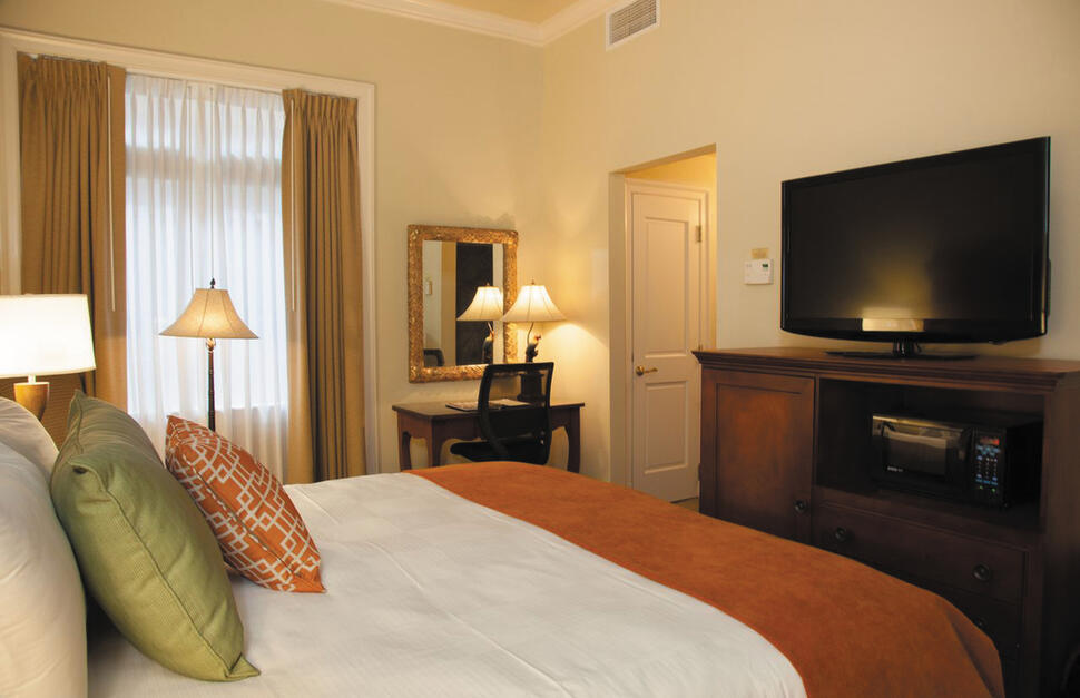 St-James-Hotel-New-Orleans-8.jpg