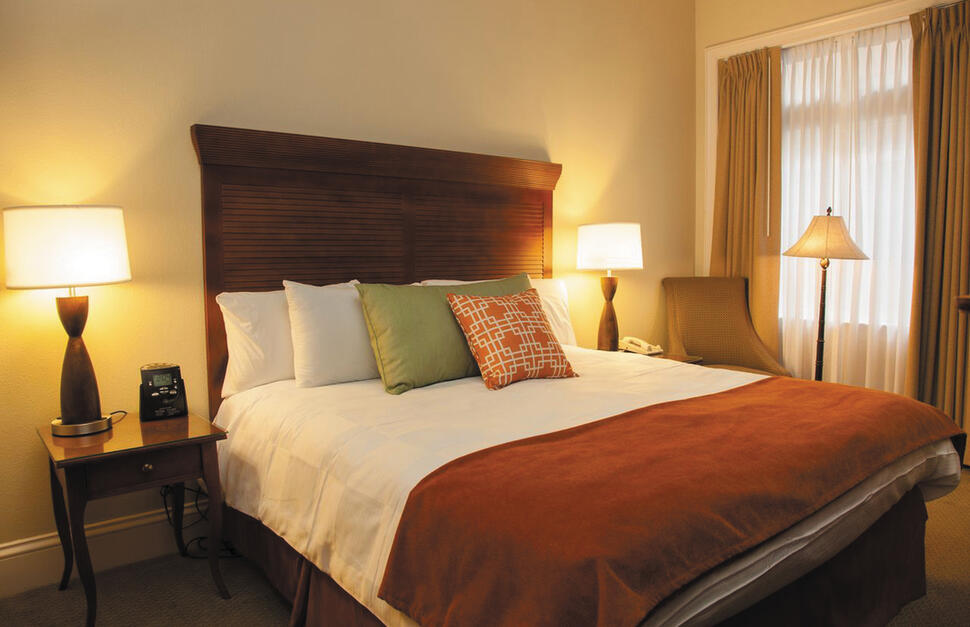 St-James-Hotel-New-Orleans-7.jpg