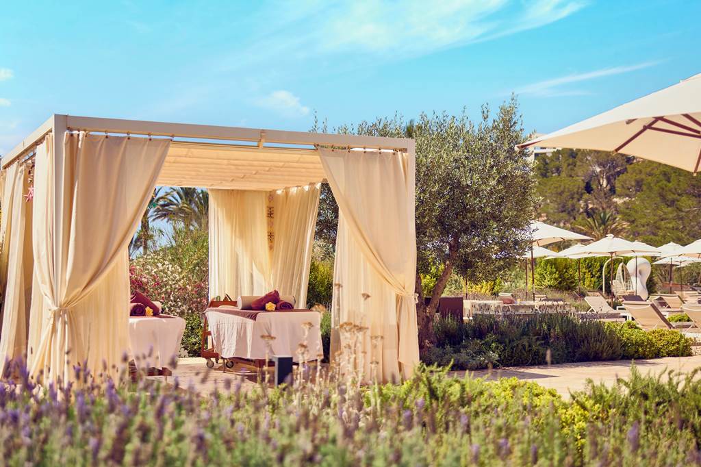 IBZ_78023_Cala_San_Miguel_The_Club_Curio_Collection_by_Hilton_0125_16.jpg