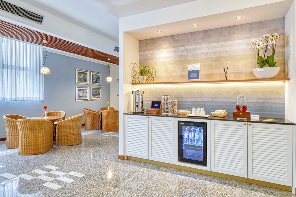 VRN_86943_Sky_Pool_Hotel_Sole_0524_01.jpg
