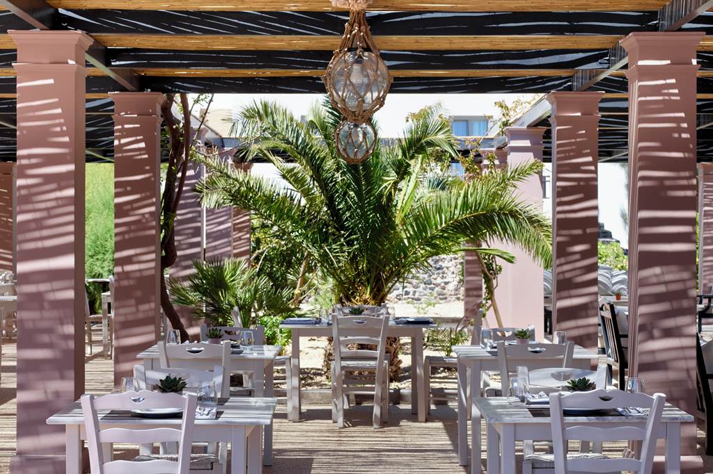 JTR_84113_9_Muses_Santorini_Resort_0822_20.jpg