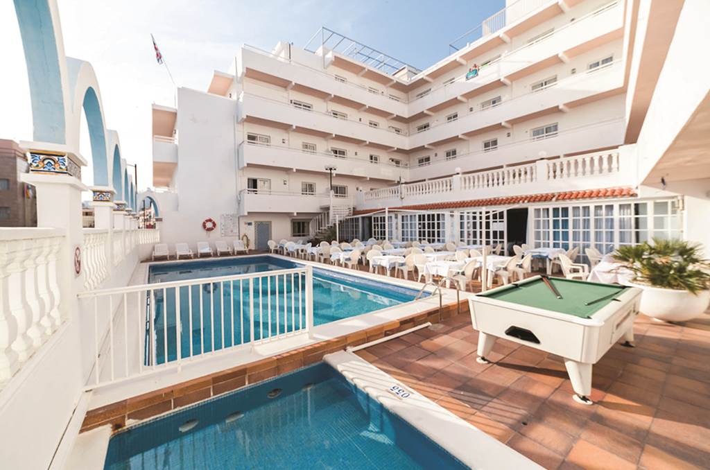 IBZ_74073_Lux_Mar_HTL_Apts_0516_01.jpg