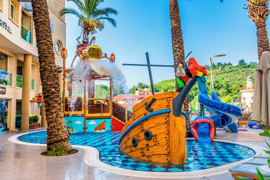 DLM_84488_Grand_Cettia_Hotel_1022_01.jpg