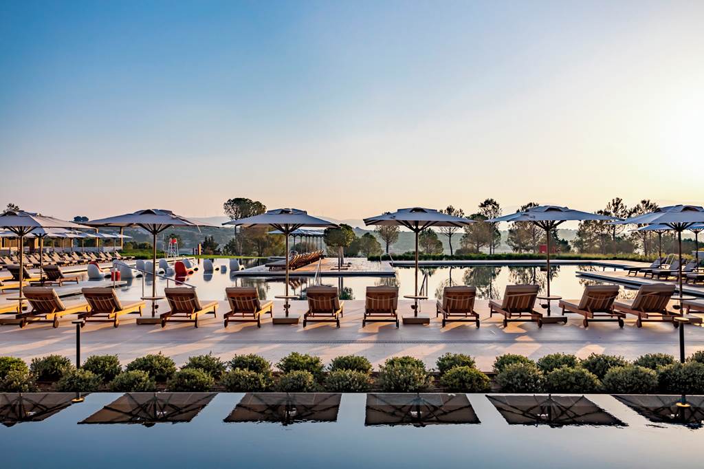 BJV_85636_Anda_Barut_Collection_0524_06.jpg