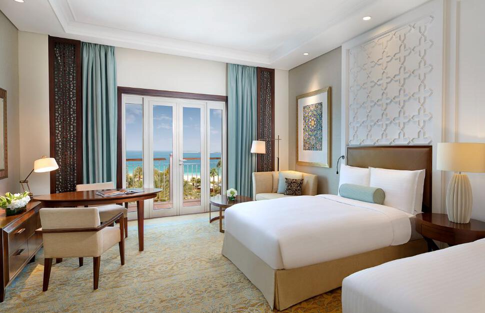 The-Ritz-Carlton-Dubai-24.jpg