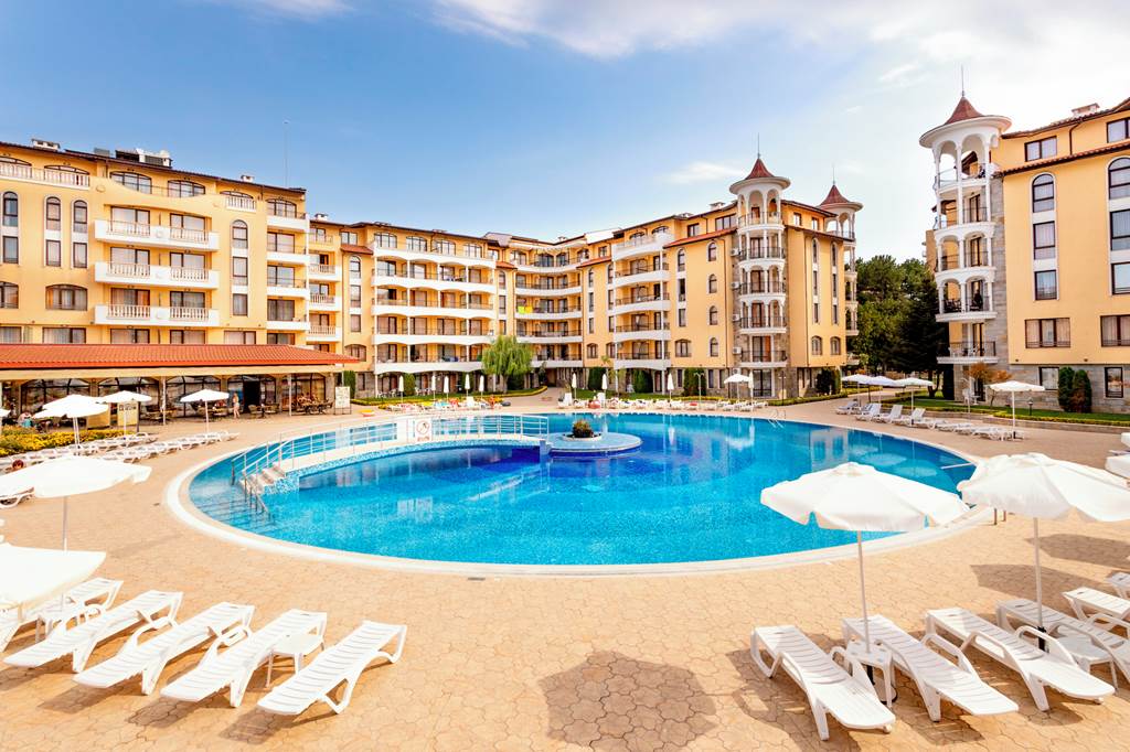BOJ_85400_Royal_Sun_Apartments_0919_13.jpg