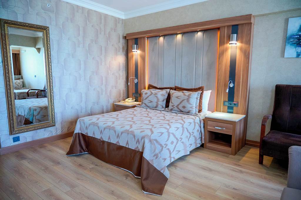 BJV_86711_Laur_Hotel_1024_05.jpg