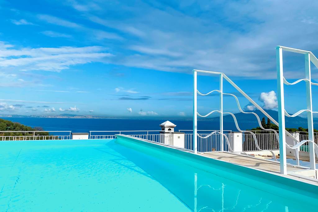 NAP_80154_Boutique_Hotel_Helios_0320_02.jpg