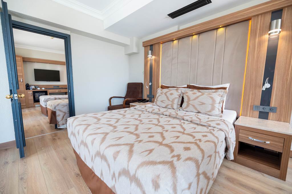 BJV_86711_Laur_Hotel_1024_01.jpg