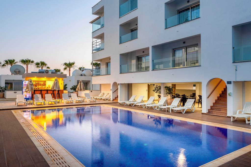 LCA_84821_Milea_Hotel_0325_08.jpg