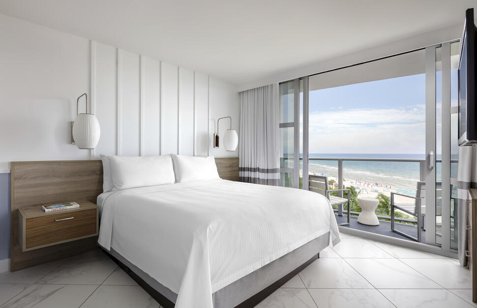 Cadillac-Hotel-Beach-Club-9.jpg