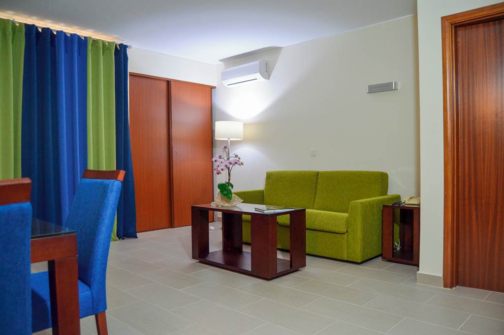 FNC_74956_Rocamar_Complex_-_Cais_da_Oliveira_0623_01.jpg