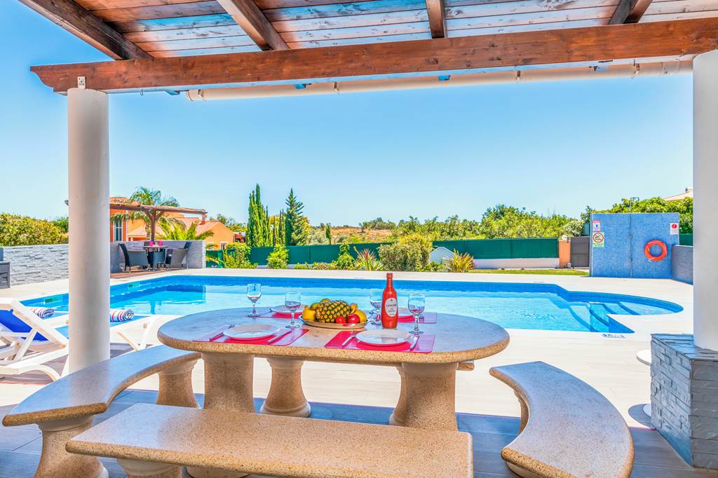 FAO_87240_Villa_Kambu_Estoi_0224_14.jpg