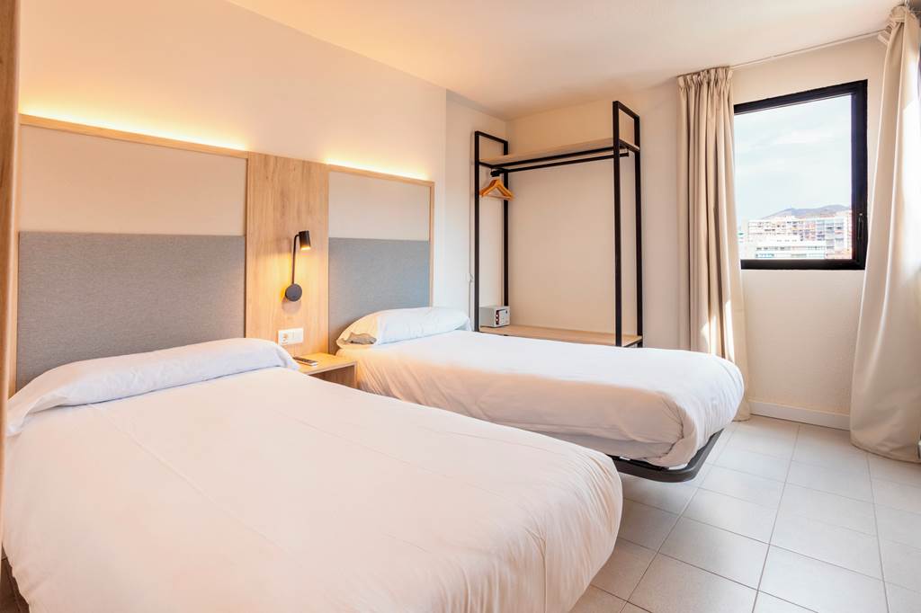ALC_85143_Dynastic_Rooms_Apartments_1024_08.jpg