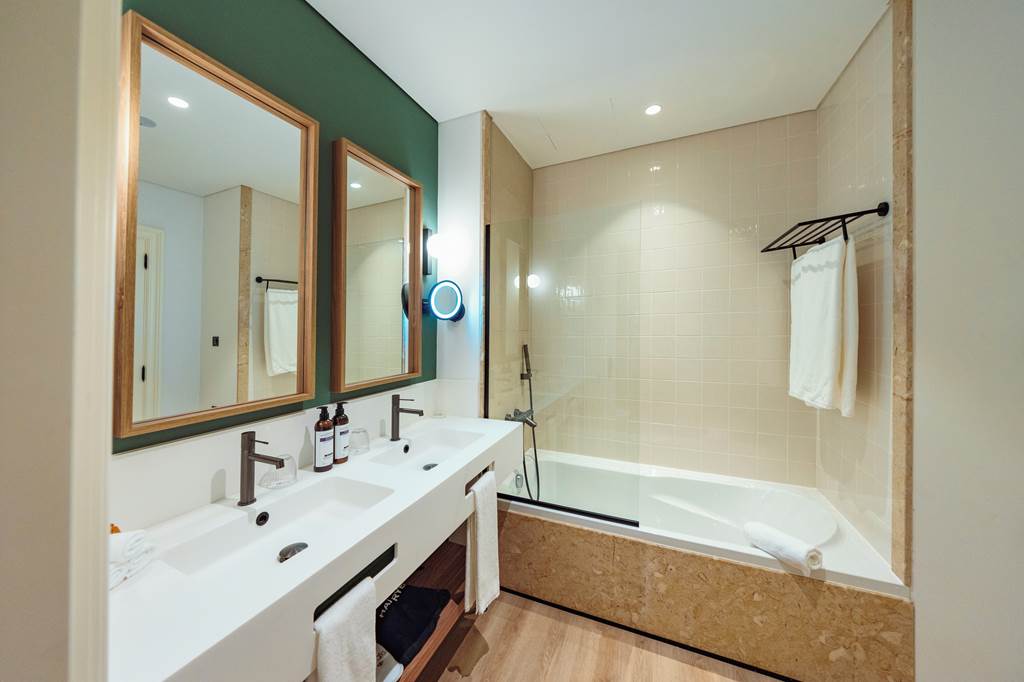 FNC_86469_Dreams_Madeira_Resort_Spa_&_Marina_0125_04.jpg