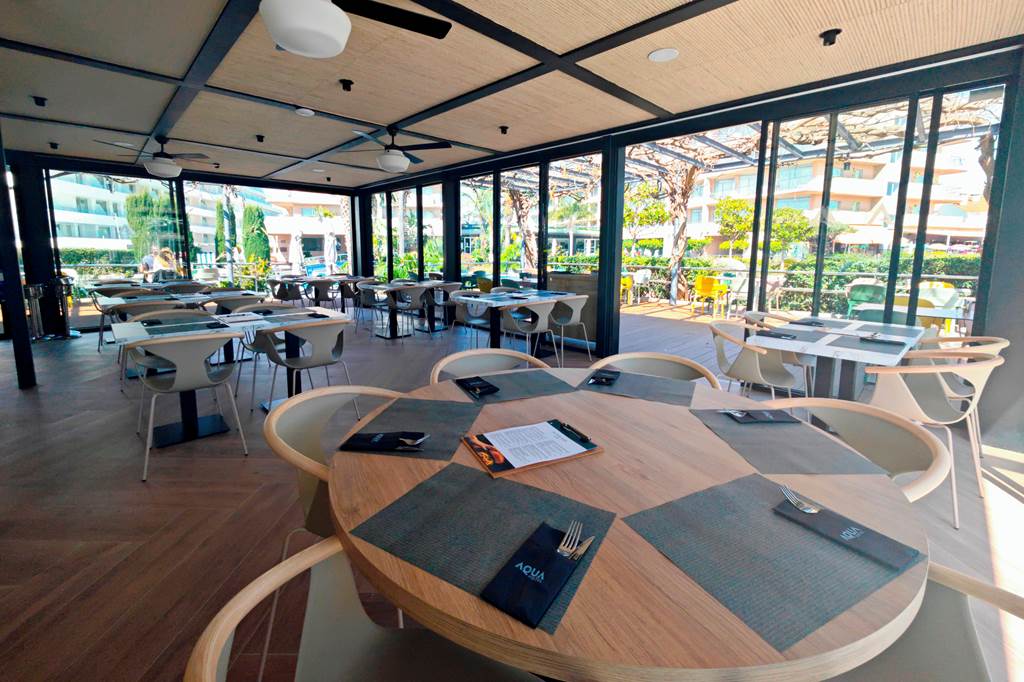 GRO_73328_Aqua_Hotel_Onabrava_0724_02.jpg